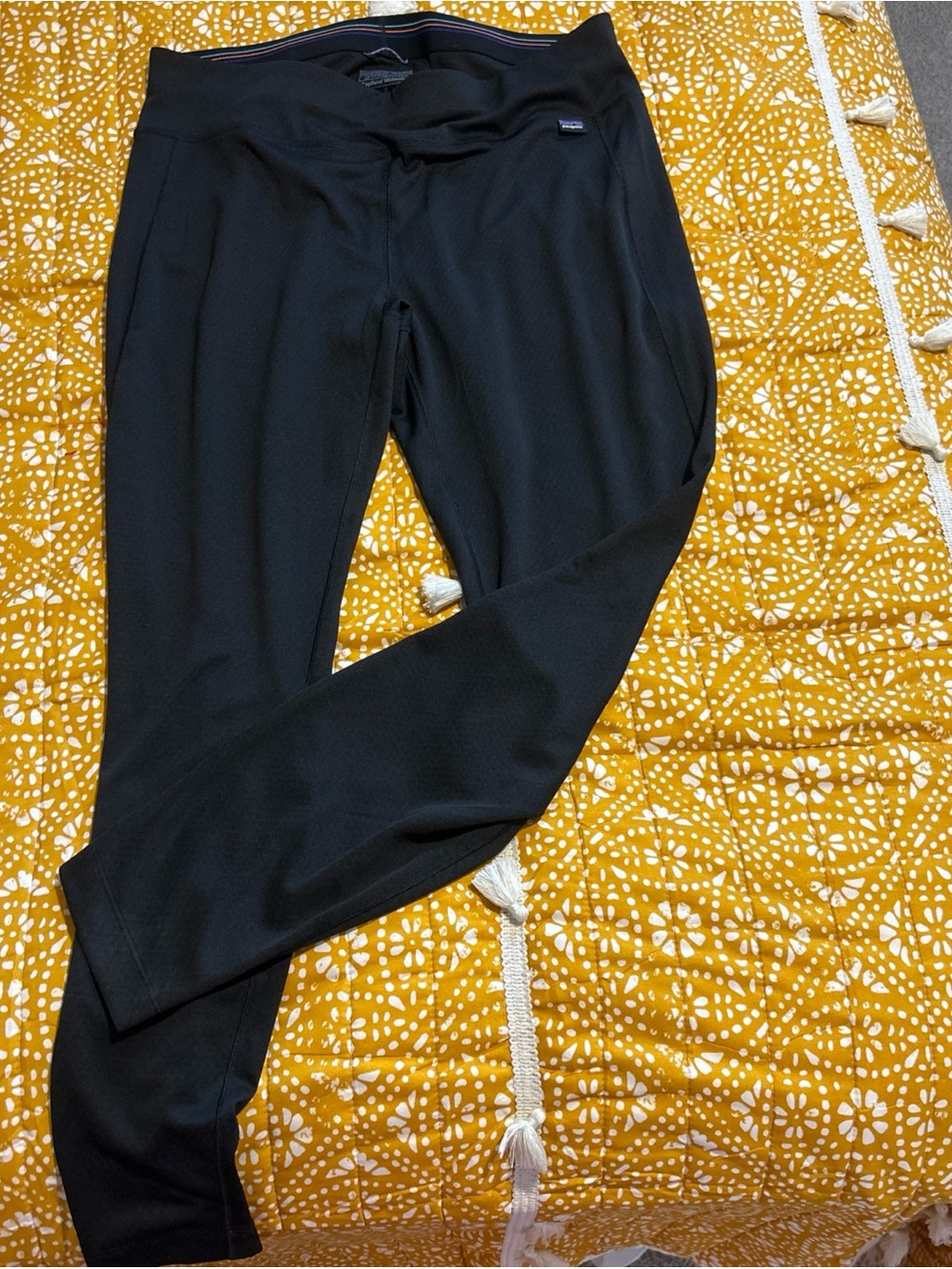 Patagonia Black Performance Leggings Capilene Midweight never Worn no piling! - Picture 2 of 8